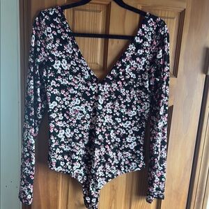 Lulu's Black and White V-Neck Fitted Bodysuit